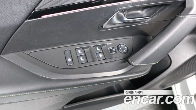 Peugeot 2008 2021