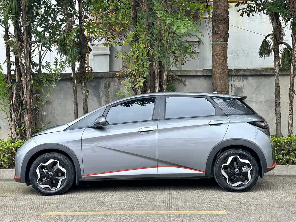 BYD Dolphin 2023