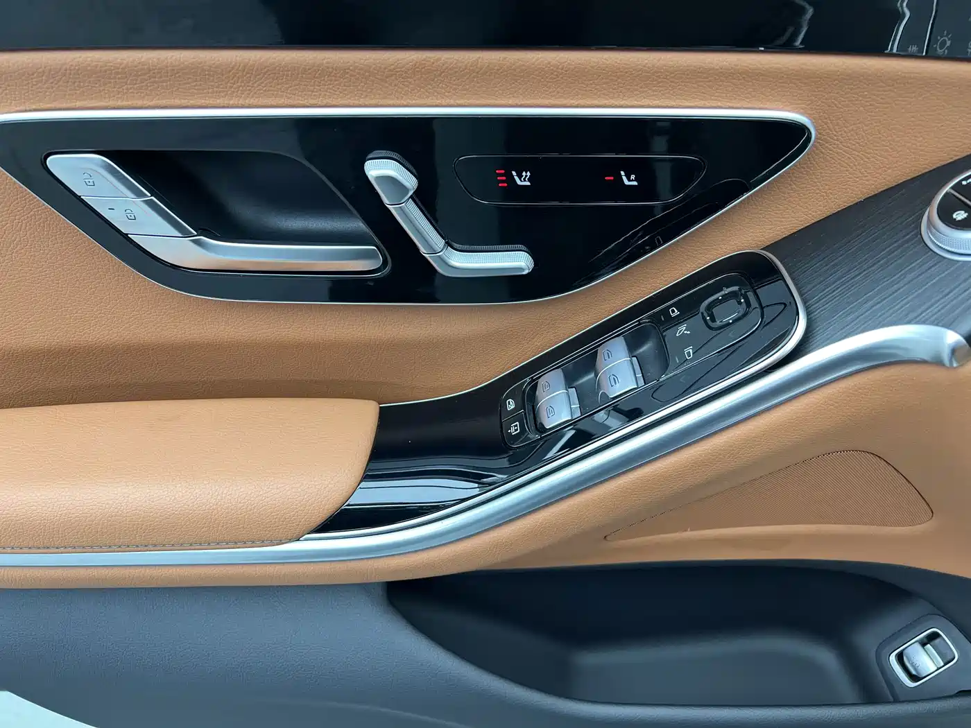 Mercedes-Benz S-Класс 2025