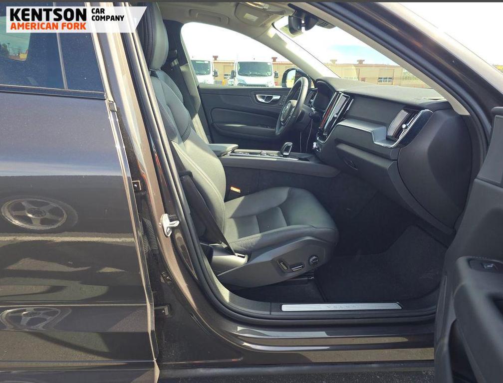 Volvo XC60 2025