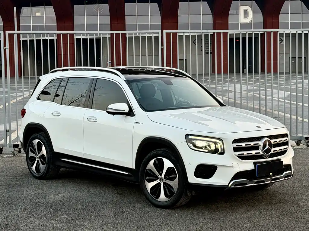 Mercedes-Benz GLB 2023
