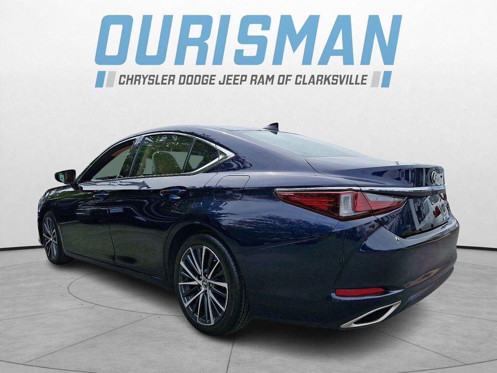 Lexus ES 2022