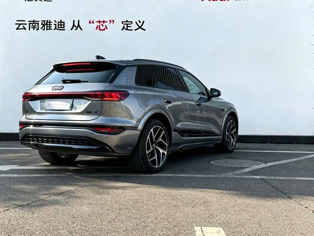Audi e-tron 2025