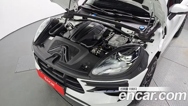 Porsche Macan 2021