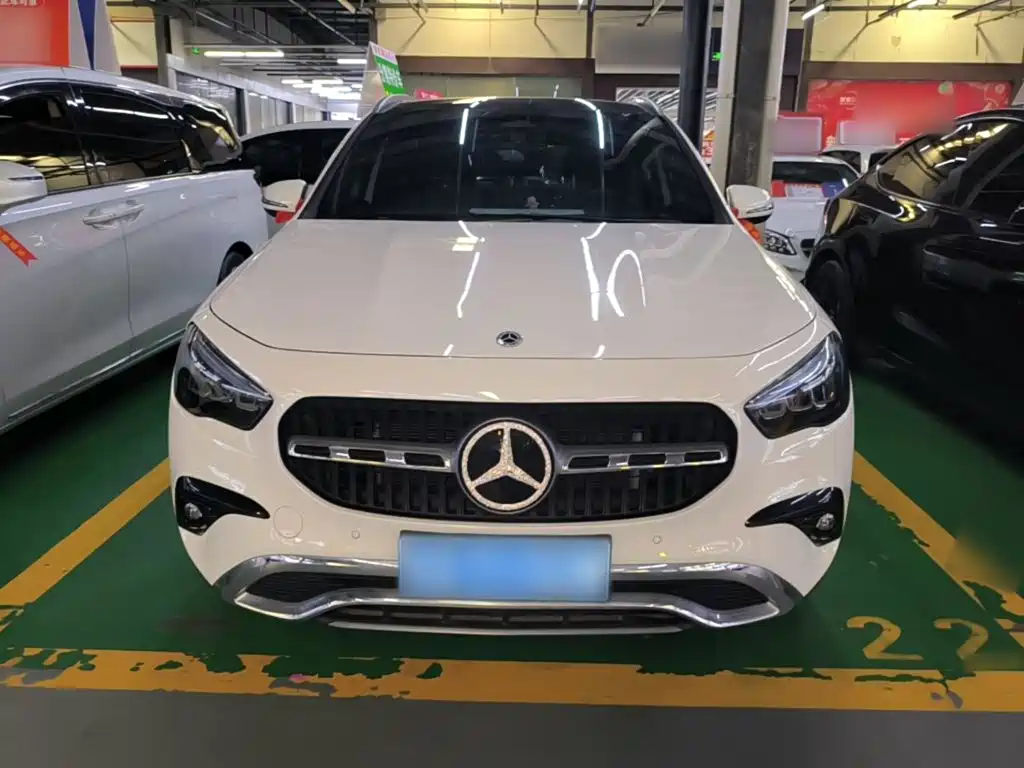 Mercedes-Benz GLA 2024