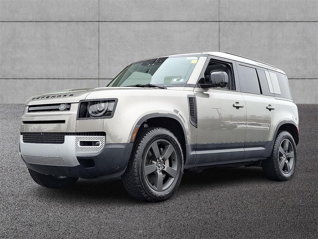 Land Rover Defender 2025