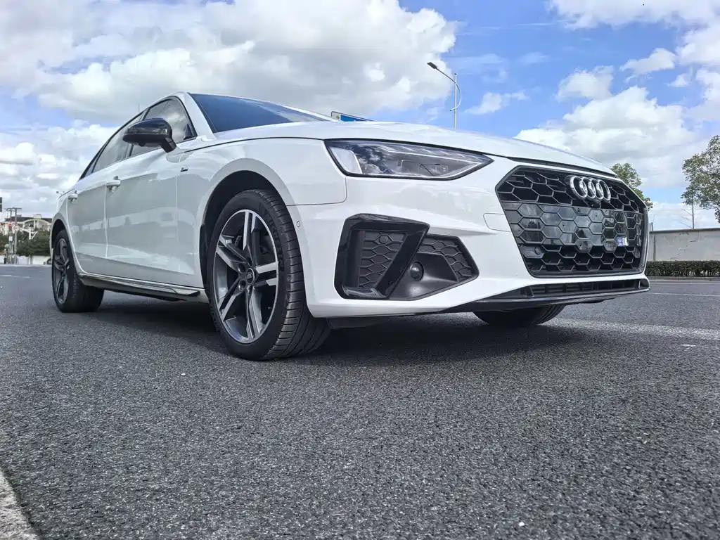 Audi A4 2023