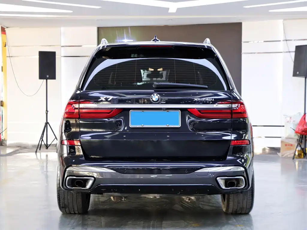BMW X7 2021