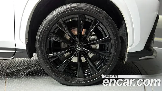 Lexus NX 2022