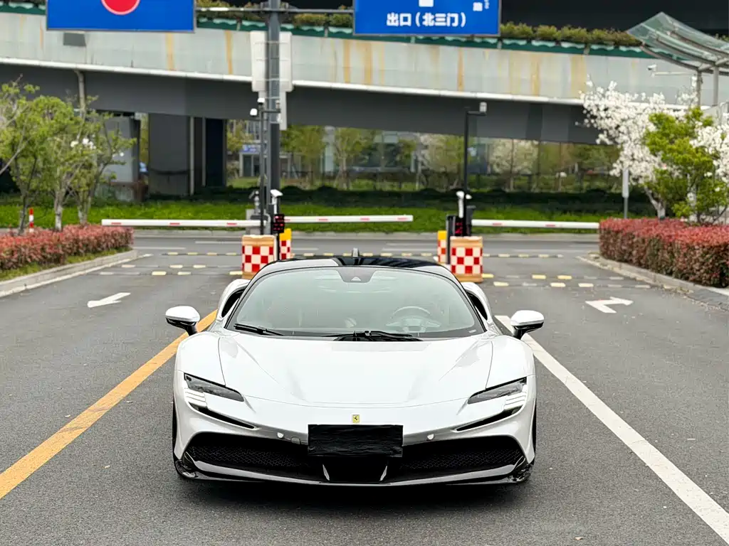 Ferrari SF90 2022