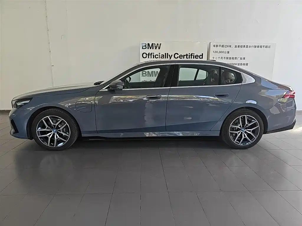 BMW i5 2024