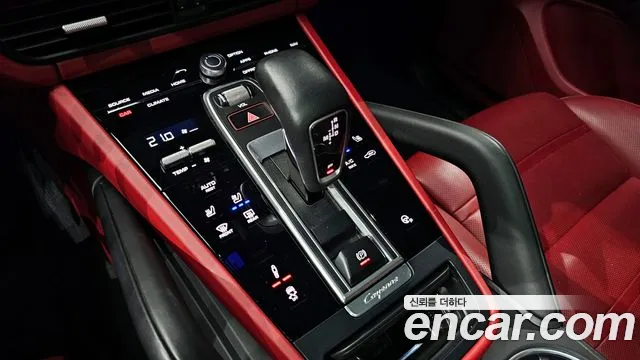 Porsche Cayenne 2021