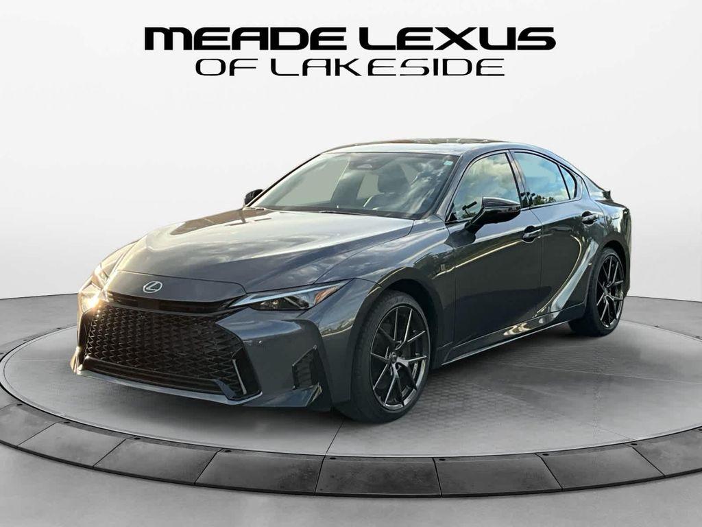 Lexus IS 2026