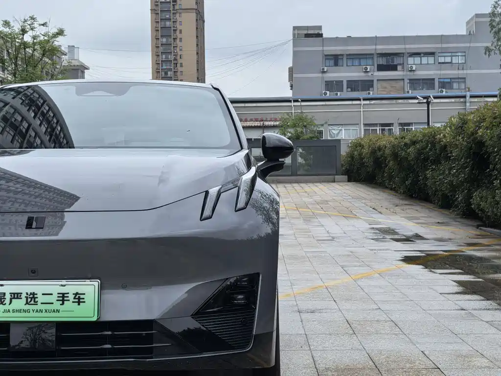 Lynk & Co Z20 2024