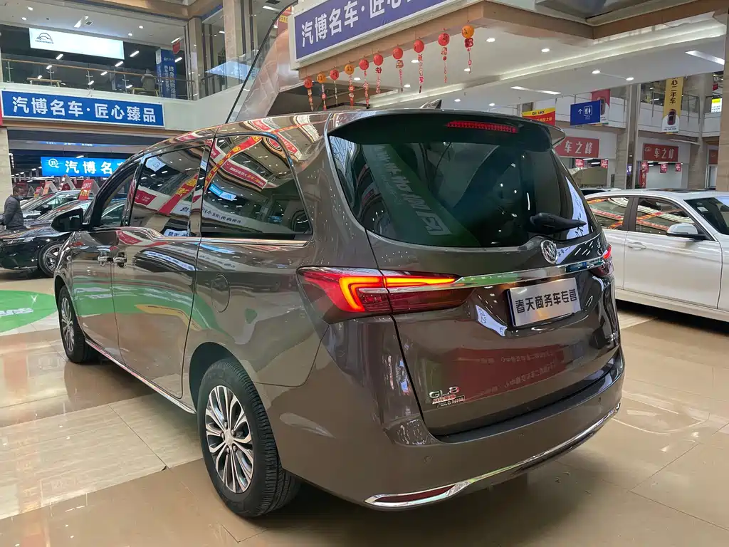 Buick GL8 2024