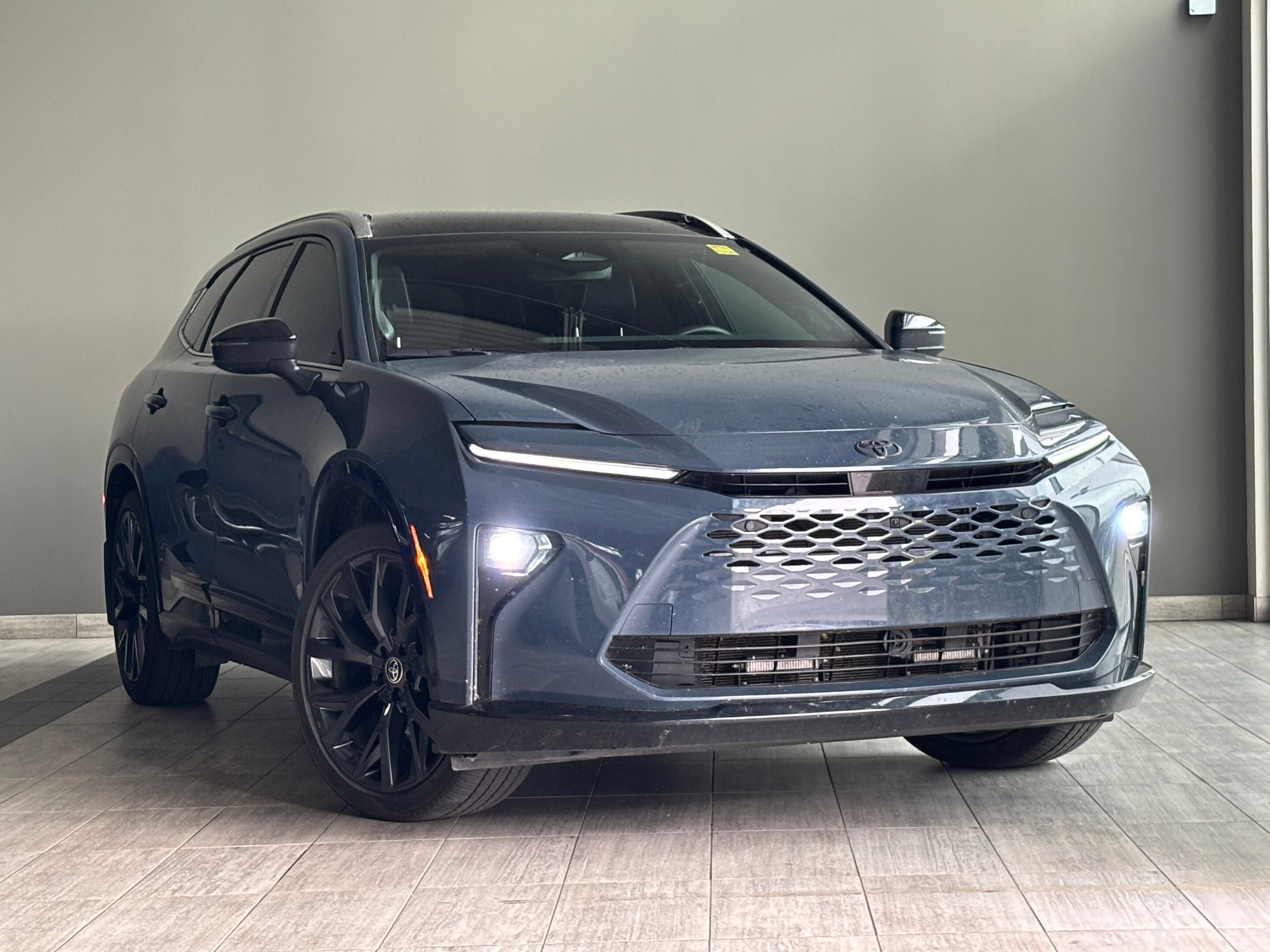 Toyota Crown 2025