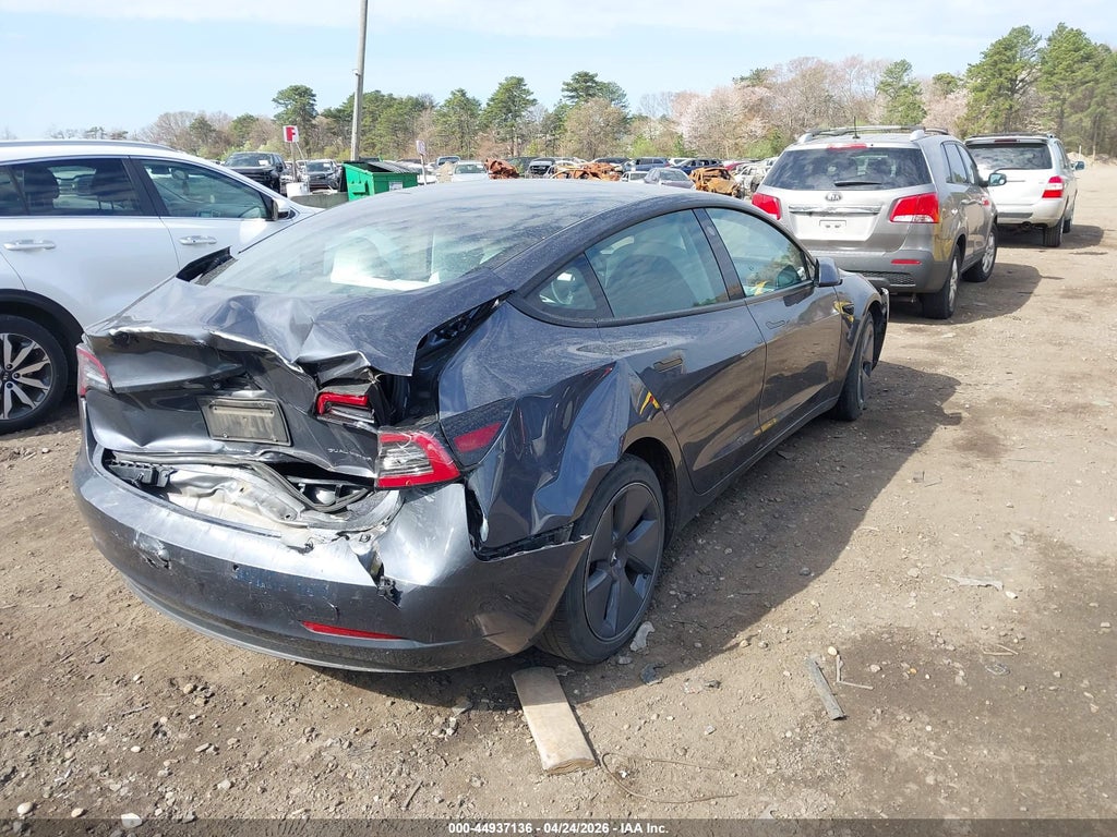 Tesla Model 3 2022