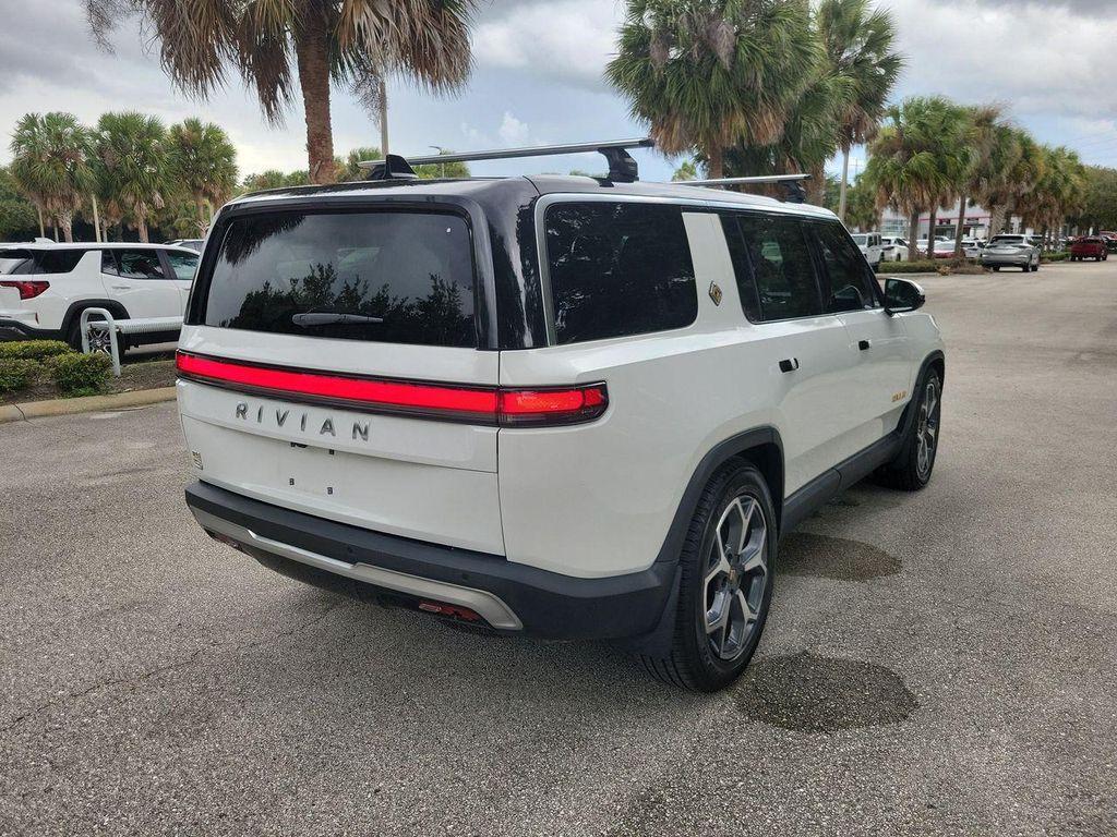 Rivian R1S 2023