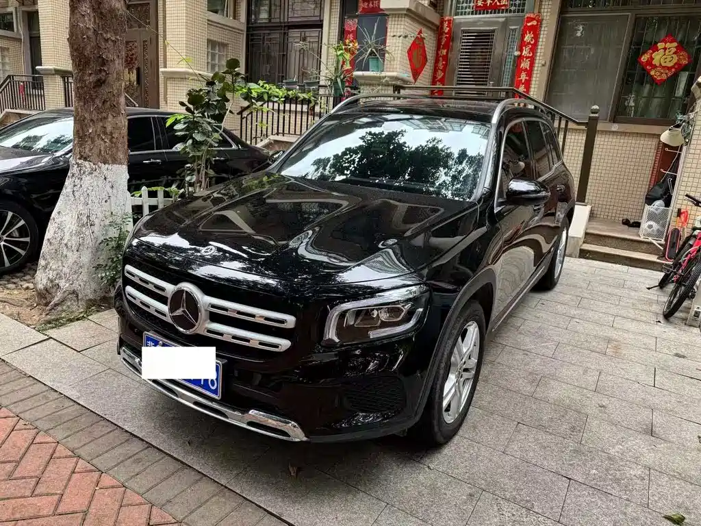 Mercedes-Benz GLB 2023