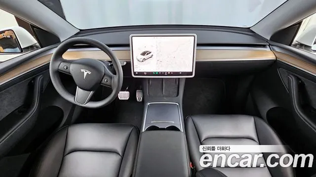 Tesla Model Y 2024