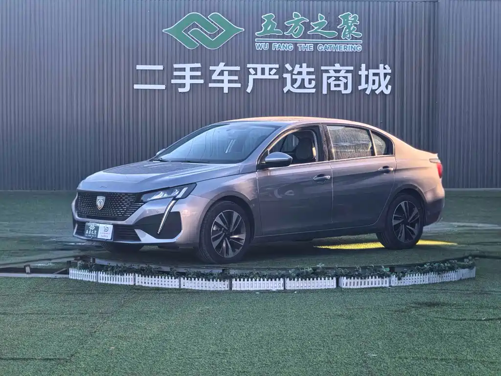 Peugeot 408 2023