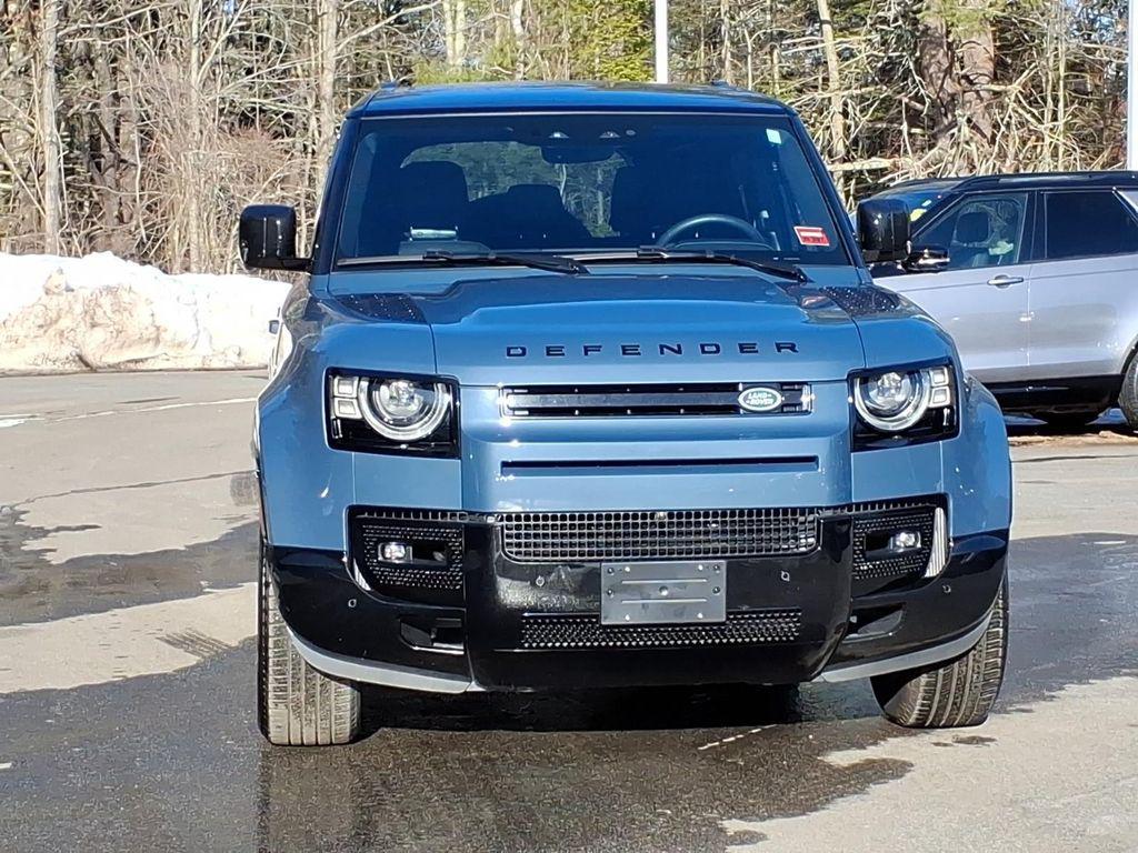 Land Rover Defender 2025