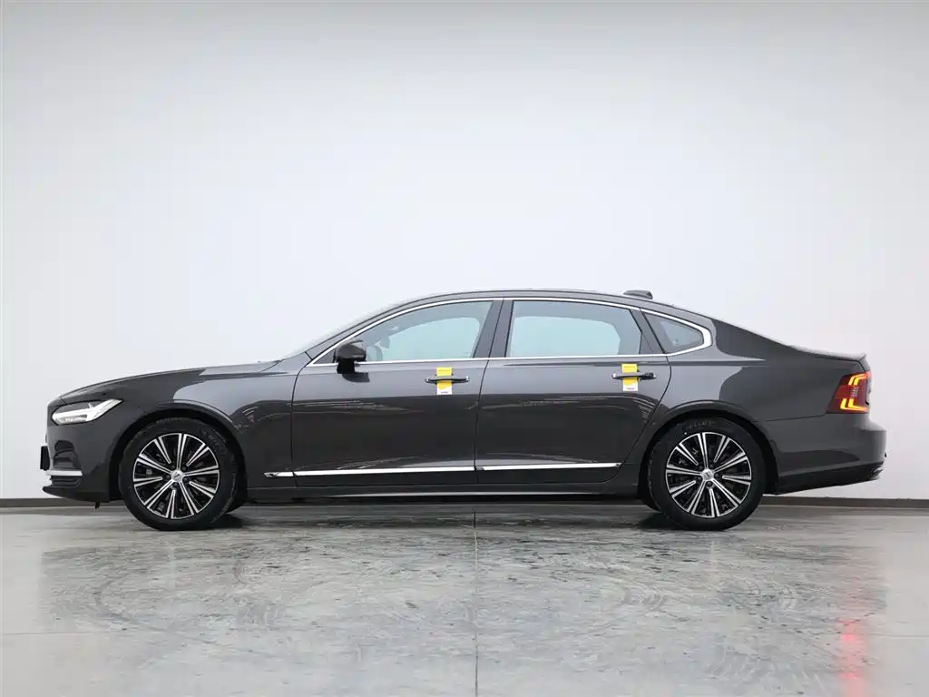 Volvo S90 2025