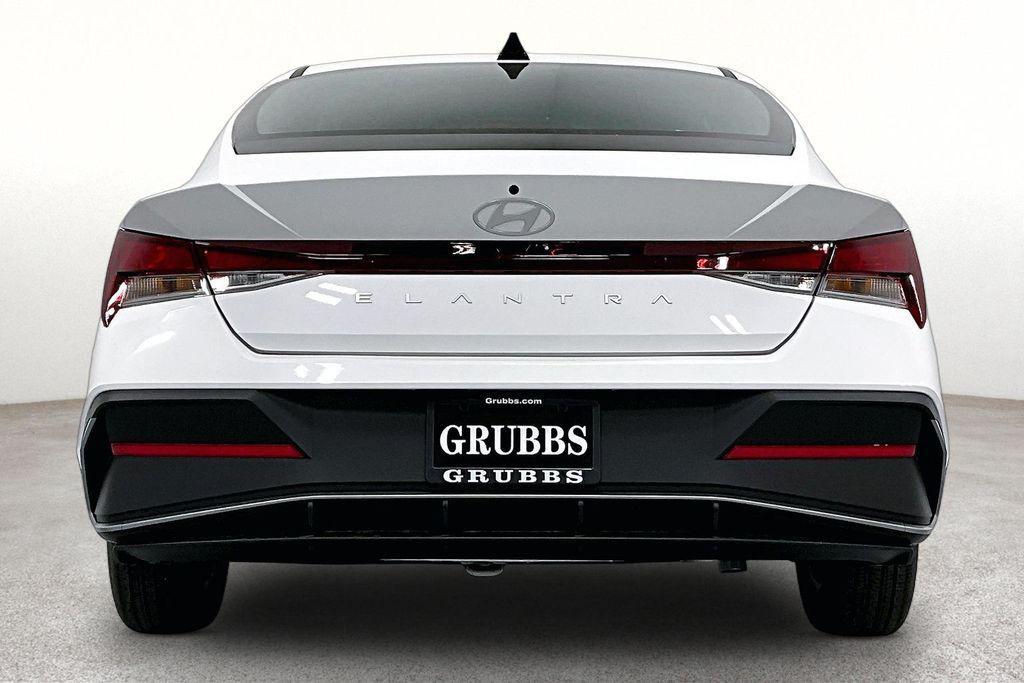 Hyundai Elantra 2026