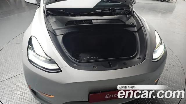 Tesla Model Y 2021