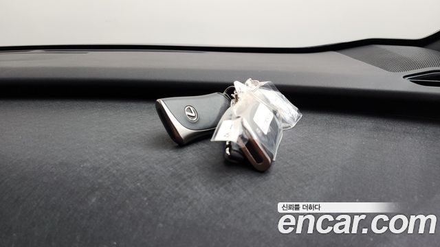 Lexus UX 2025