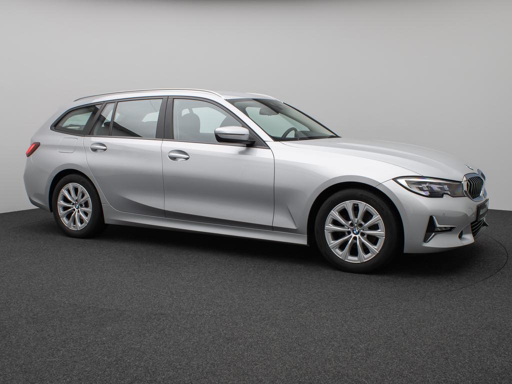BMW 318 2022