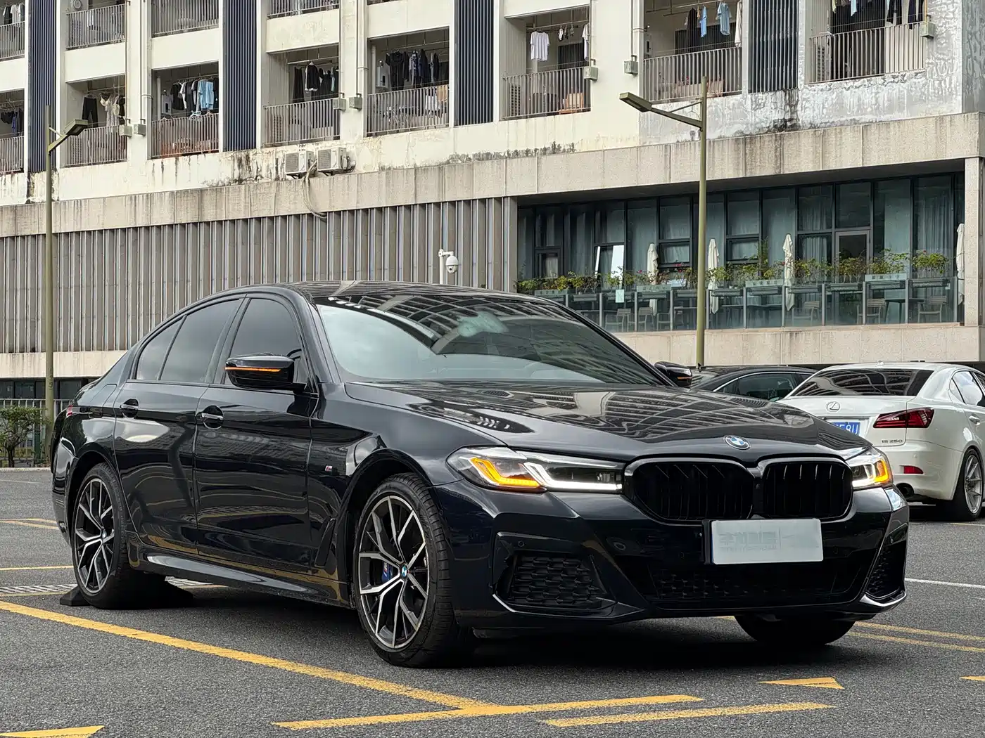 BMW 5 серии 2023