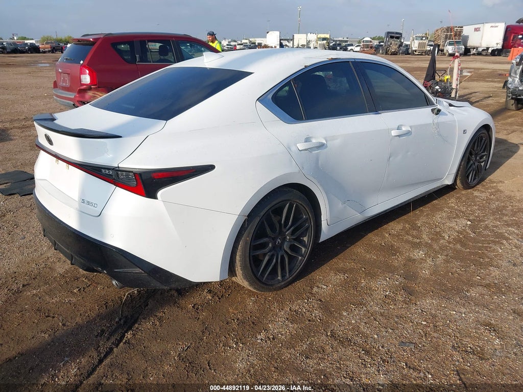 Lexus IS 2023