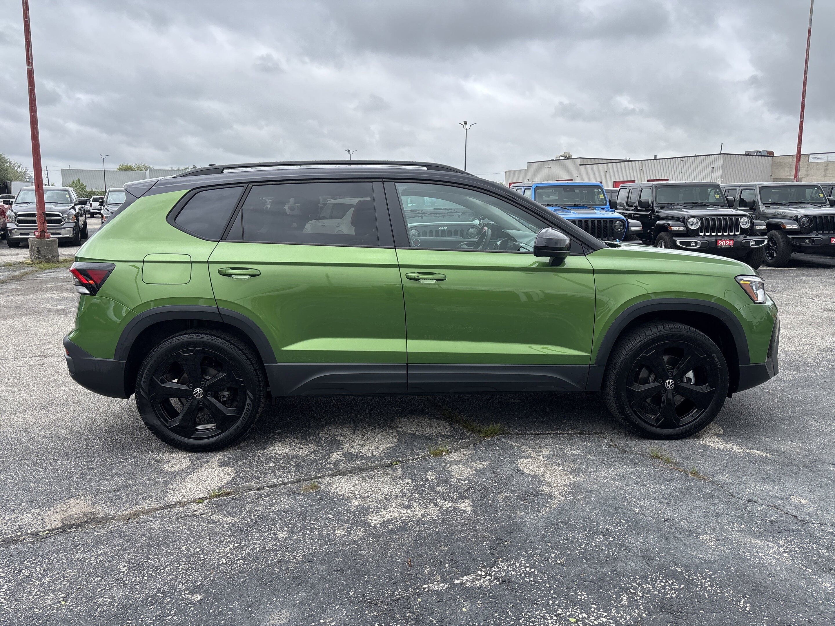 Volkswagen Taos 2025