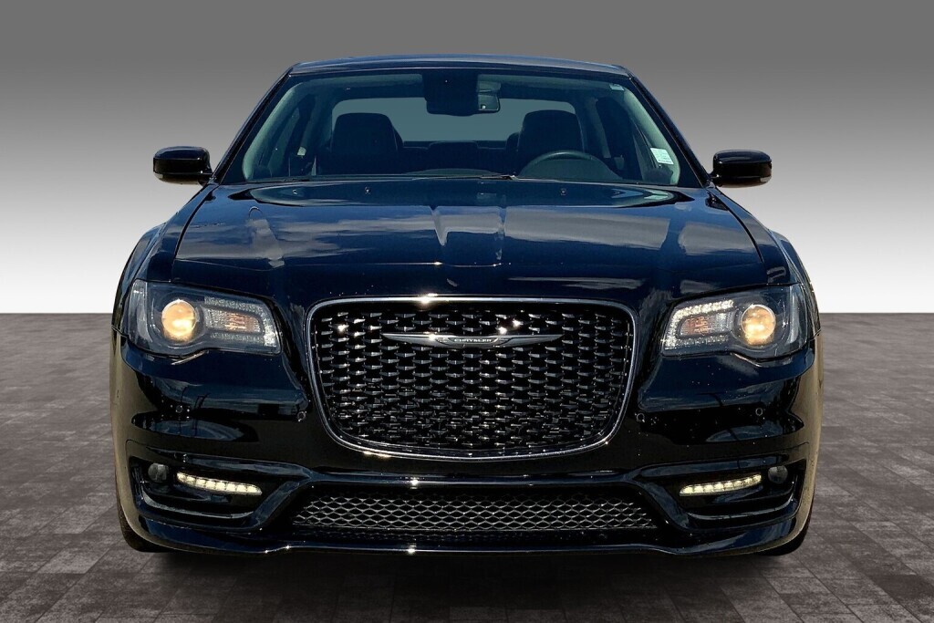 Chrysler 300 2022