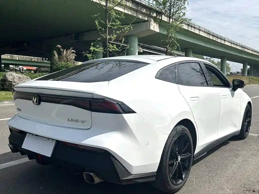 Changan UNI-V 2022