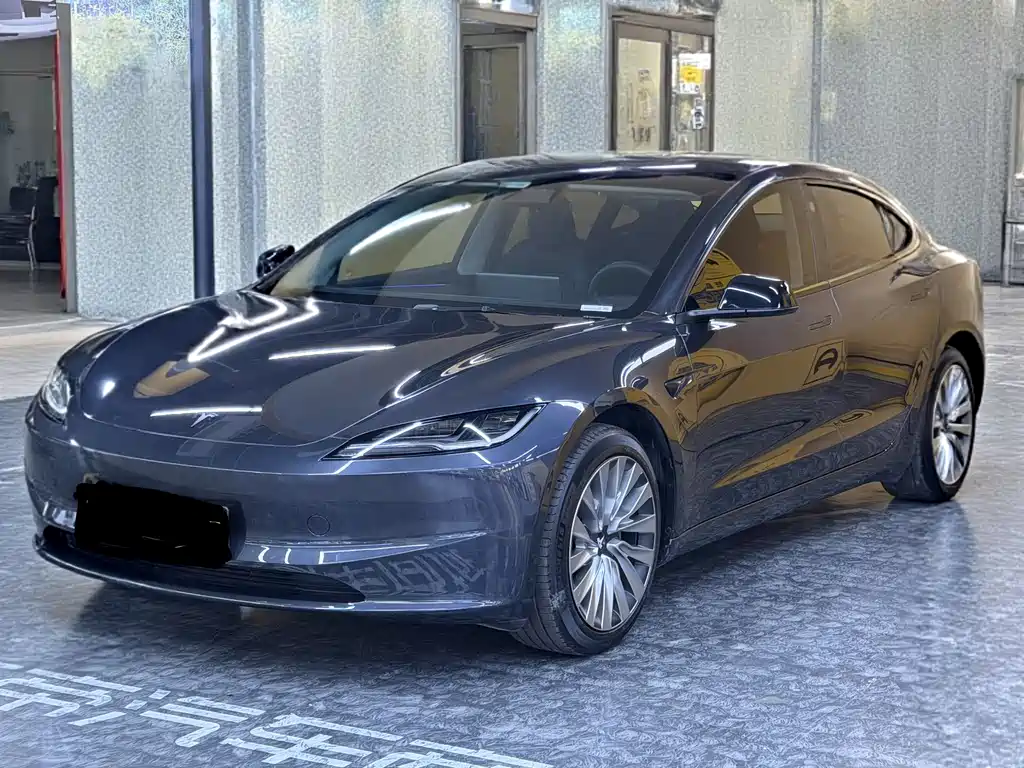 Tesla Model 3 2024