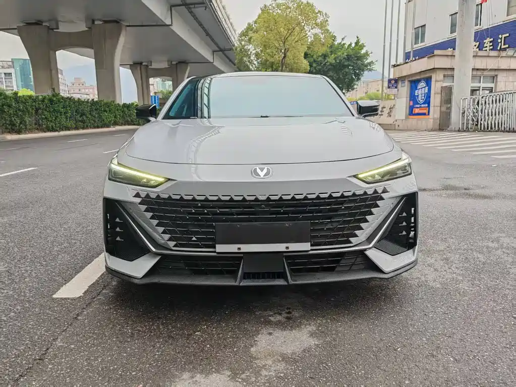Changan UNI-V 2022