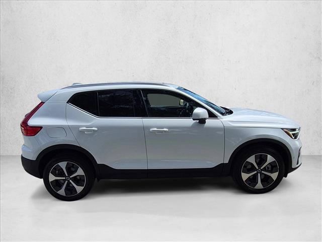Volvo XC40 2025