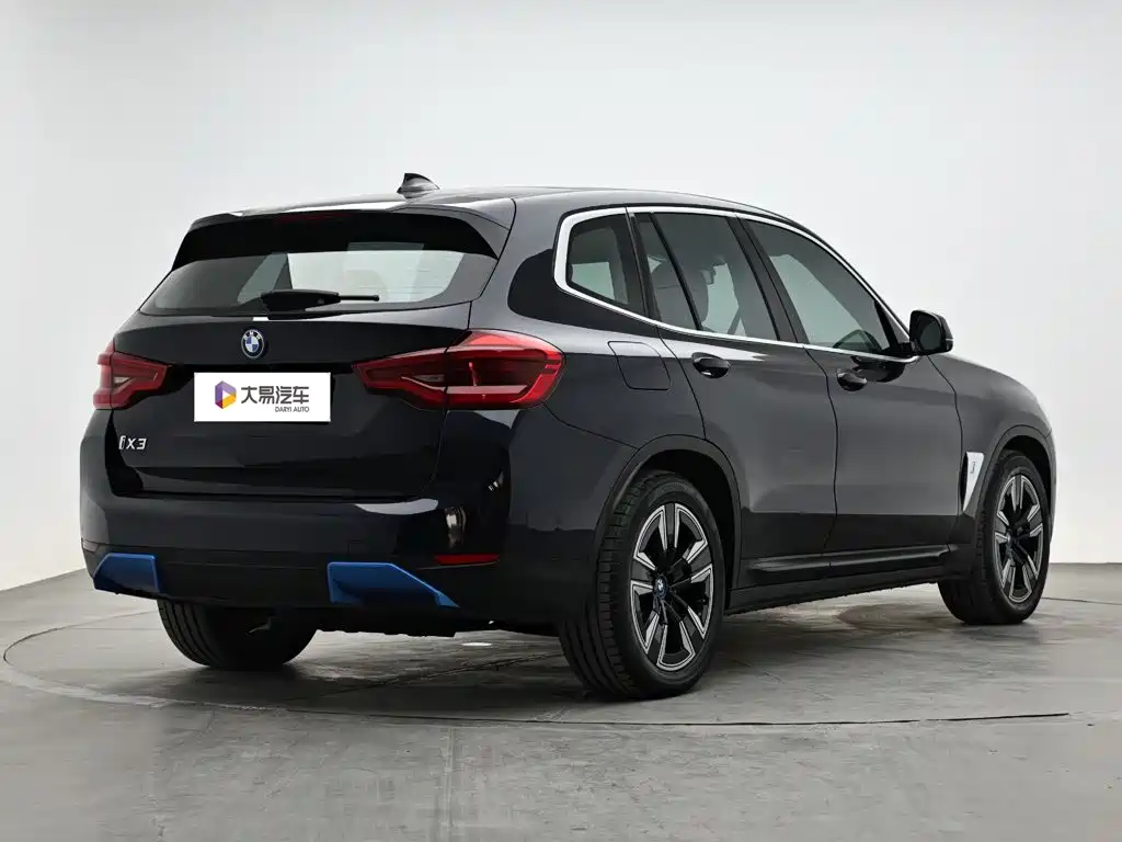 BMW iX3 2021