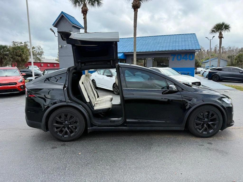 Tesla Model X 2023