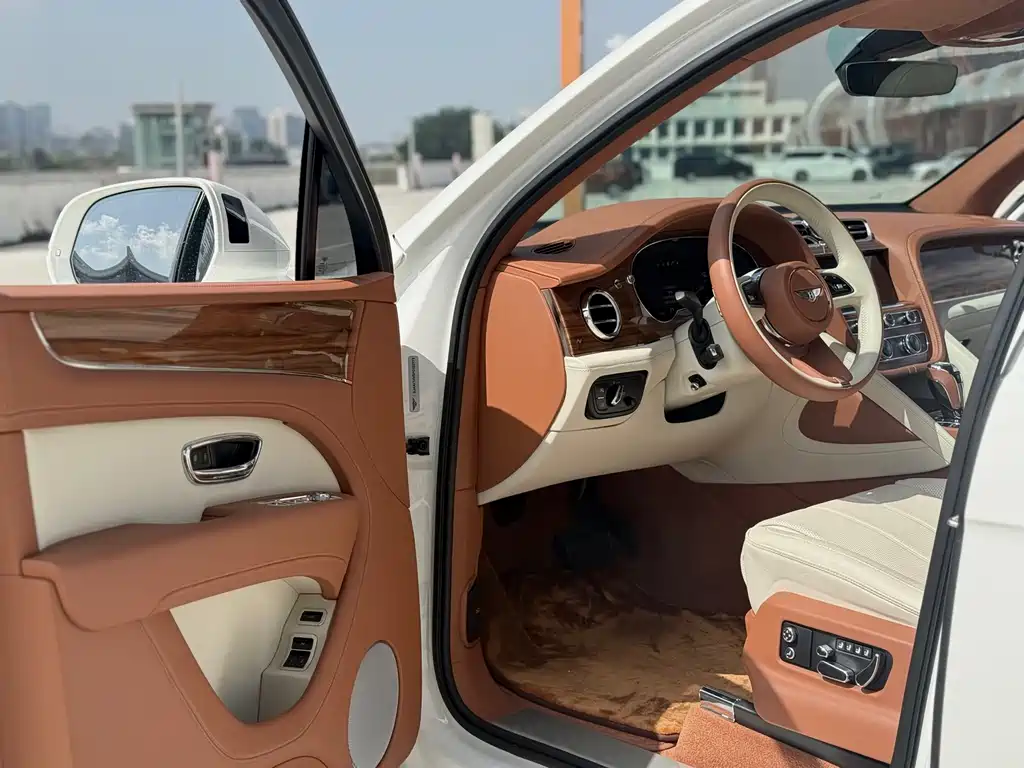 Bentley Bentayga 2023