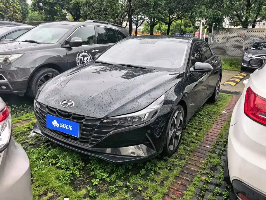 Hyundai Elantra 2021