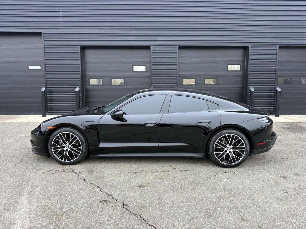 Porsche Taycan 2022