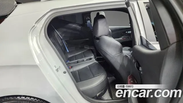 Hyundai Veloster 2021