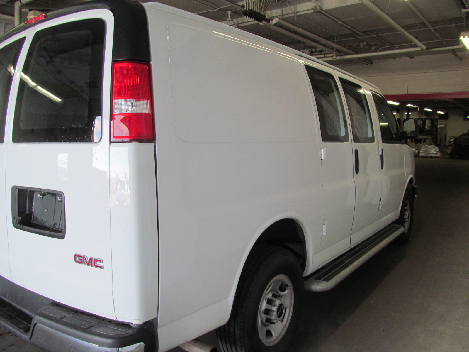GMC Savana 2023