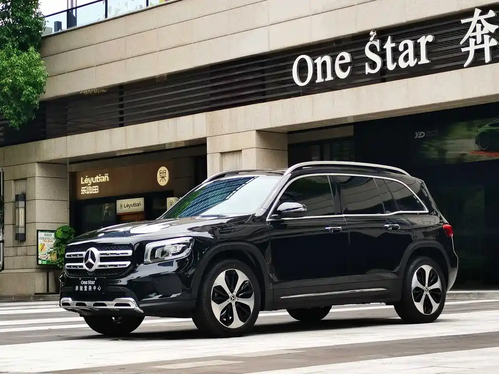 Mercedes-Benz GLB 2023