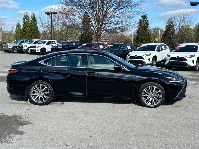 Lexus ES 2021