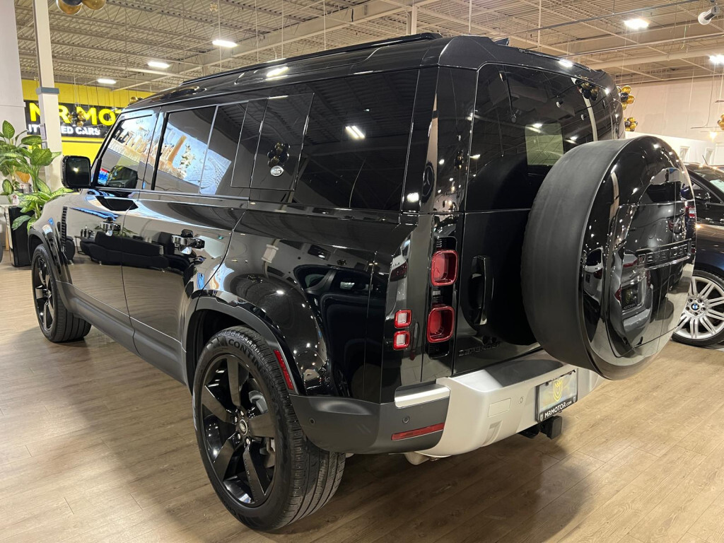 Land Rover Defender 2023