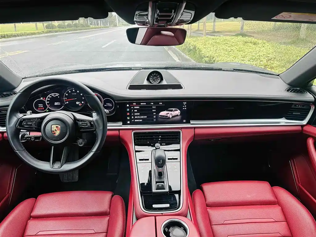 Porsche Panamera 2023